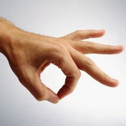 Το Jelqing εκτελείται χρησιμοποιώντας τον αντίχειρα και τον δείκτη.